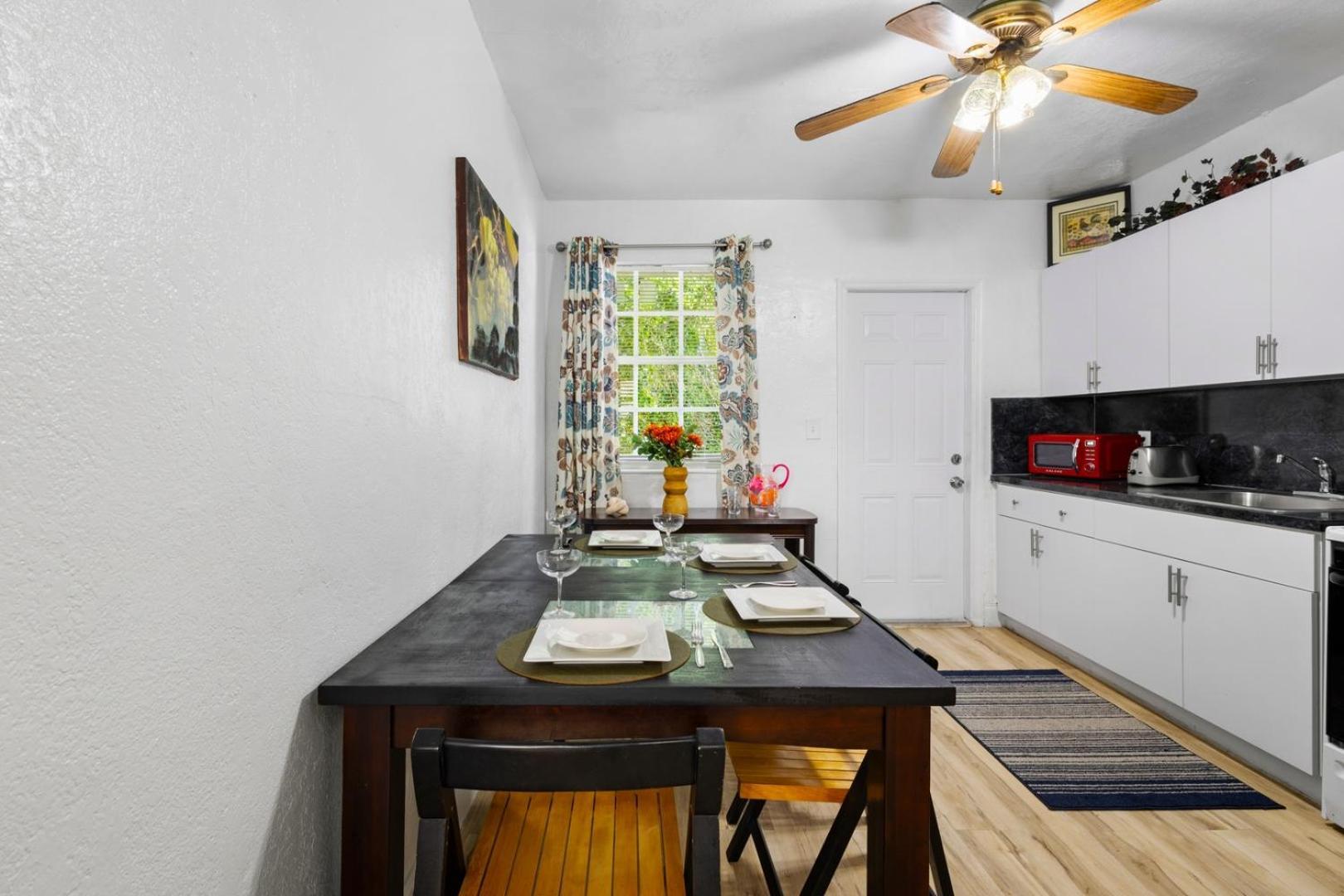 Brickell Stay: Near Downtown Pet-friendly