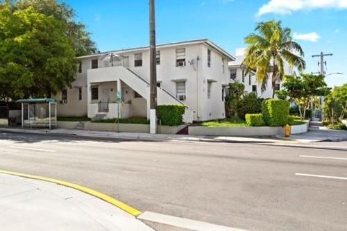 Brickell Stay: Near Downtown Pet-friendly Apartment *